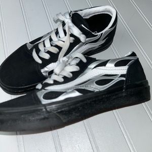 Boys Vans Skate Shoes Flames Sz 2.5 2 1/2